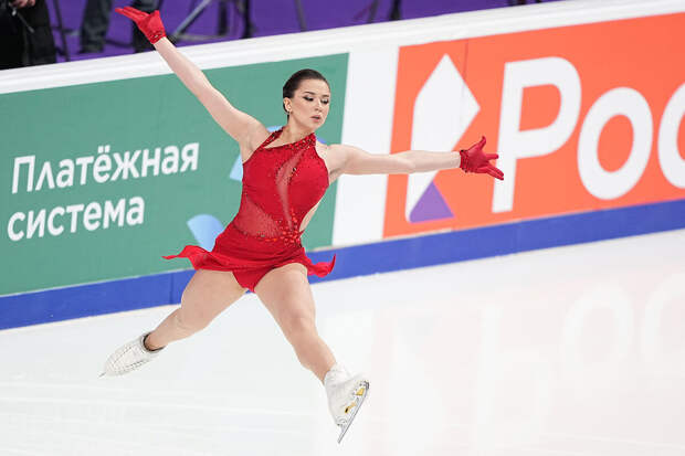 Чемпионка Игр Журова назвала дисквалификацию Валиевой политическим заказом