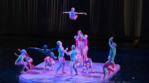 Ридли Скотт поработает над фильмом по водному шоу «О» от Cirque du Soleil