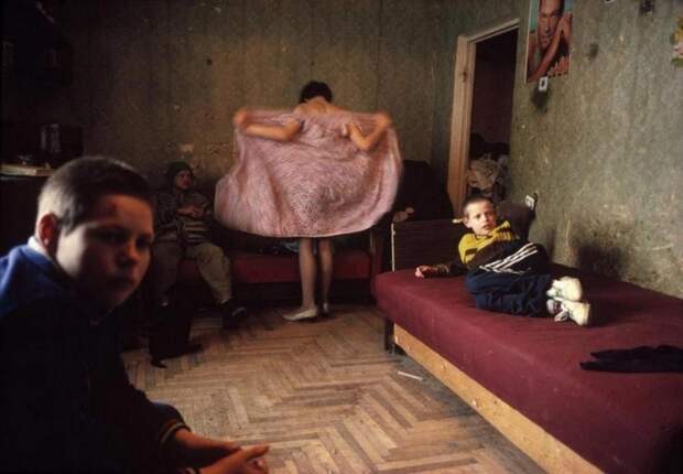Фотографии России в 90-е, Россия в 90-е, Лиз Сарфати, Lise Sarfati
