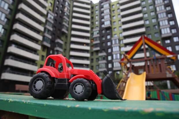 В Якутске ребенок выпал из окна детского сада