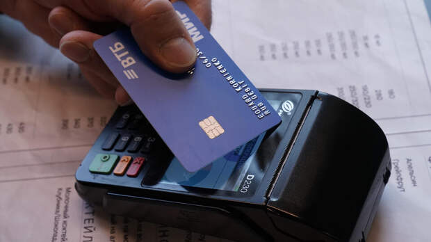 Включение обязательных чаевых в счет является незаконным