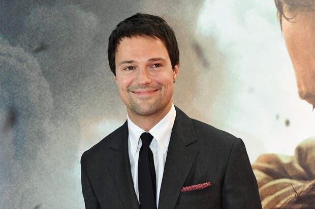 Данила Козловский снялся в зарубежном ромкоме