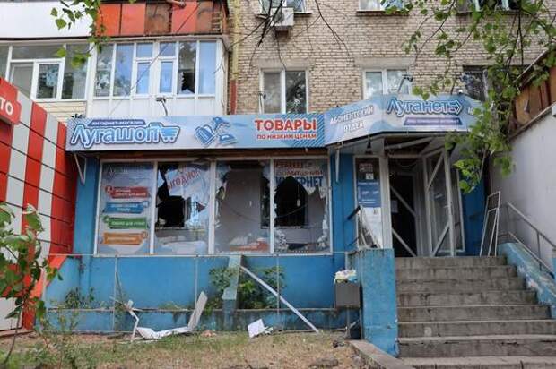 Паники нет: в Луганске оперативно устраняют последствия удара боевиков ВФУ