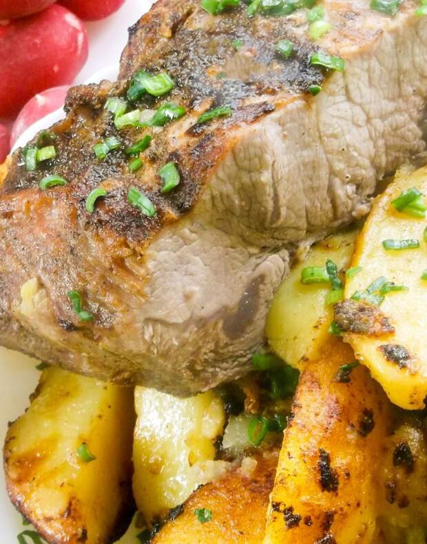 Как правильно пожарить свинину. Жарим мясо на сковороде с картофелем Как правильно пожарить свинину. Жарим мясо на сковороде с картофелем видео, еда, кулинария, мясо, рецепт