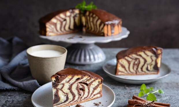 Кекс зебра: рецепт воздушной выпечки с кофе и шоколадной глазурью