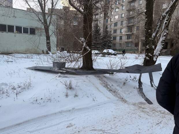 Обломки БПЛА в Калининском районе Донецка
