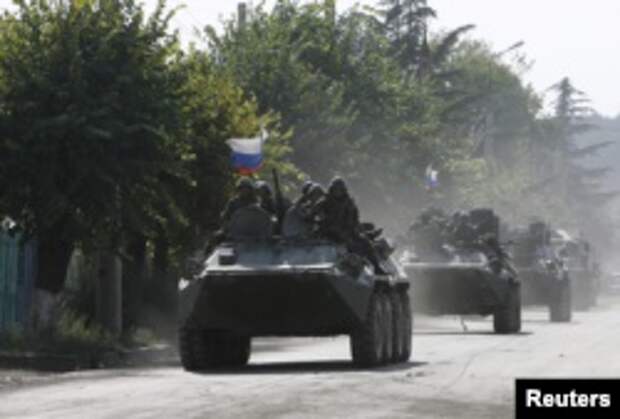 Российские танки на улице Цхинвали в августе 2008 года