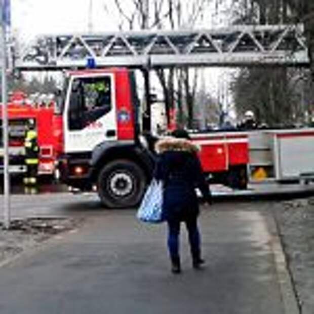 Пожарные спасли 11 человек на Большой Внуковской улице. Фото: Департамент ГОЧСиПБ