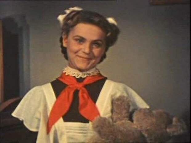 Ирина Асмус в фильме *Новые похождения Кота в сапогах*, 1958 | Фото: liveinternet.ru