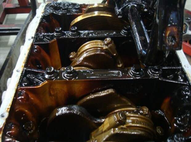 Редкая замена масла в двигателе: Есть ли вред