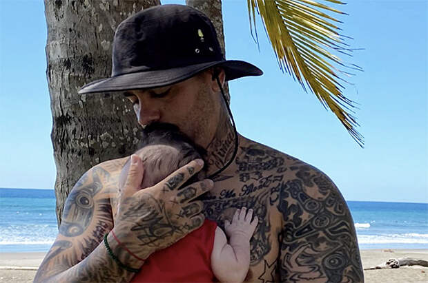 Тимати и Анастасия Решетова отдыхают с детьми у океана