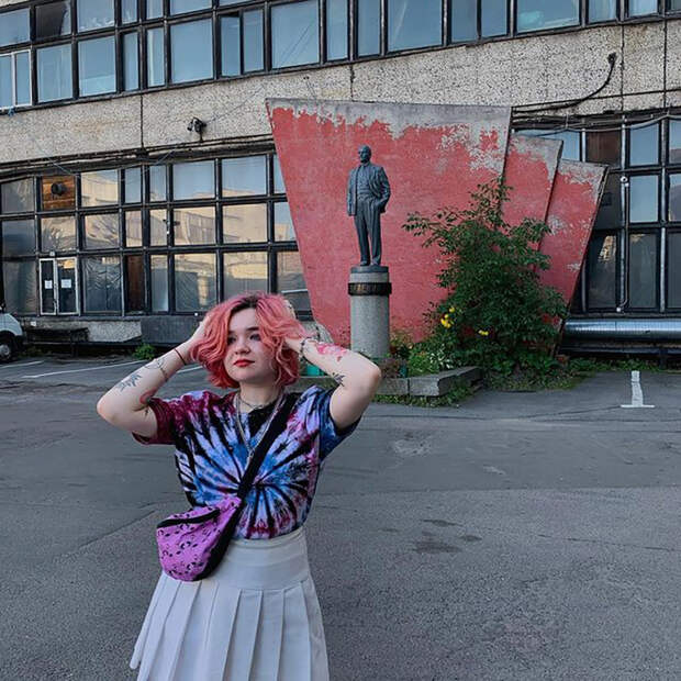 Как «не самая популярная девочка в классе» стала самой популярной исполнительницей
