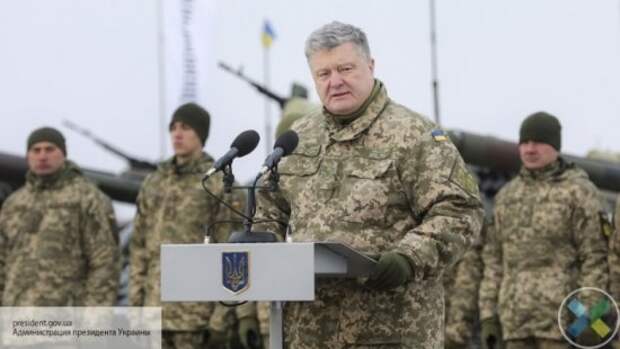 Фатальная ошибка Порошенко: генерал армии Украины объяснил блеф президента с введением военного положения