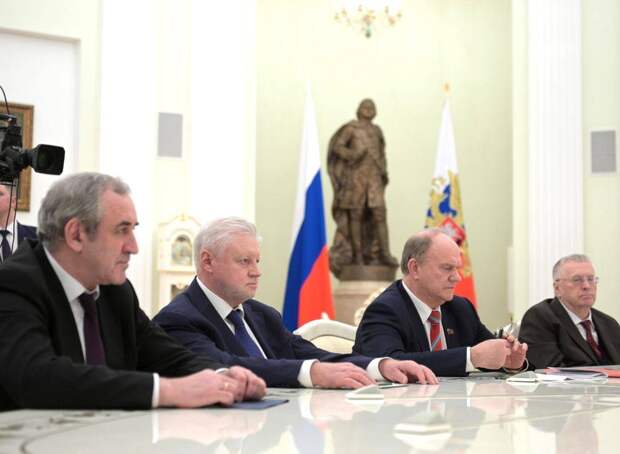 Лидеры фракций Госдумы продемонстрировали полную лояльность воли Путина Лидеры фракций Госдумы продемонстрировали полную лояльность воли Путина