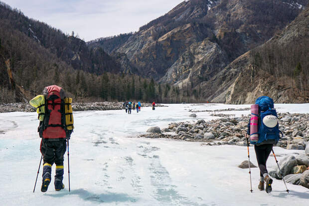 Спасатели обнаружили трех погибших после схода лавины в Бурятии