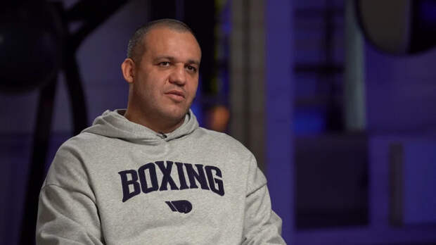 Кремлев: в конце 2026 года начнется монтаж оборудования для выпуска смартфонов