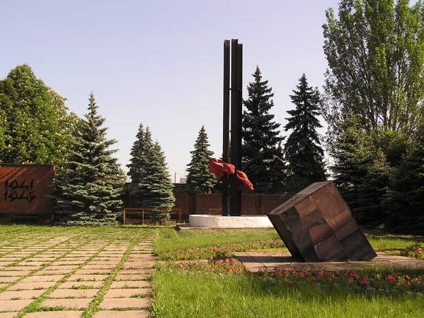 В Донецке открыт мемориал на месте самого массового зверства бандеровцев