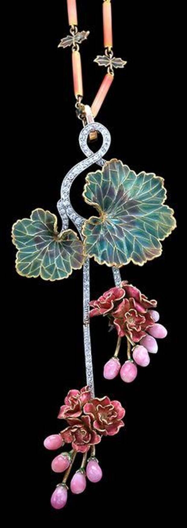 An Art Nouveau 18 karat gold, diamond, conch pearl and plique-а-jour enamel ‘Morning Glory’ necklace, attributed to Marcus & Co., circa 1900.