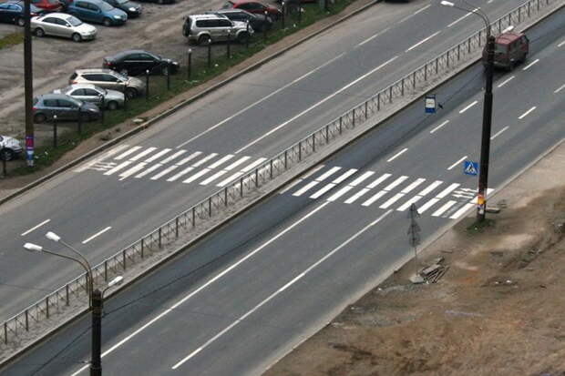 Небольшие препятствия зебра, зебра в России, как перейти дорогу, пешеходные переходы, пешеходные переходы в России, пешеходный переход, прикол