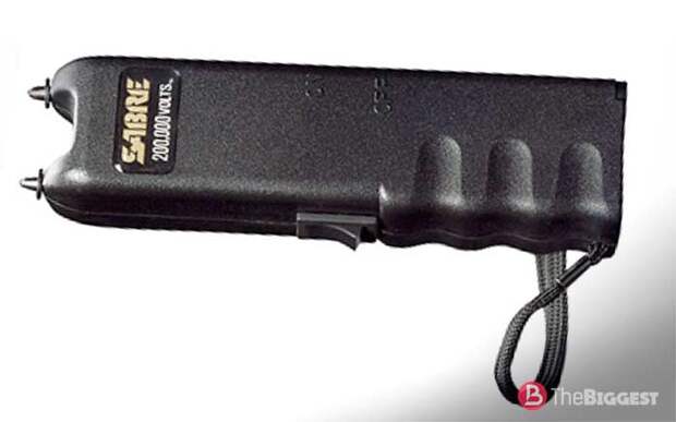 Самые мощные электрошокеры: Volts Sabre Stun Gun