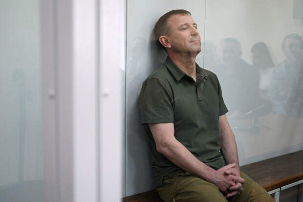 Суд отказался закрыть рассмотрение жалобы экс-командующего 58-й армией Попова