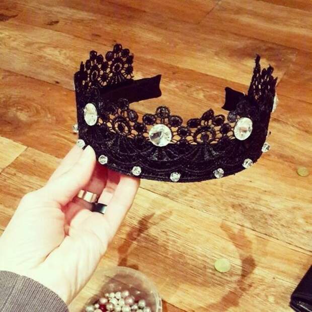 Основа для диадемы. Как сделать корону из ободка. Как сделать корону из ободка. Корона из бусин и проволоки. Как сделать корону из ободка.