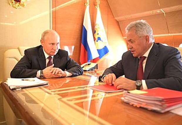 Рабочая встреча с Министром обороны Сергеем Шойгу.