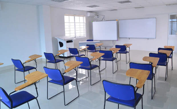 Штраф за мат на уроке: в Казахстане наказали маму ученика