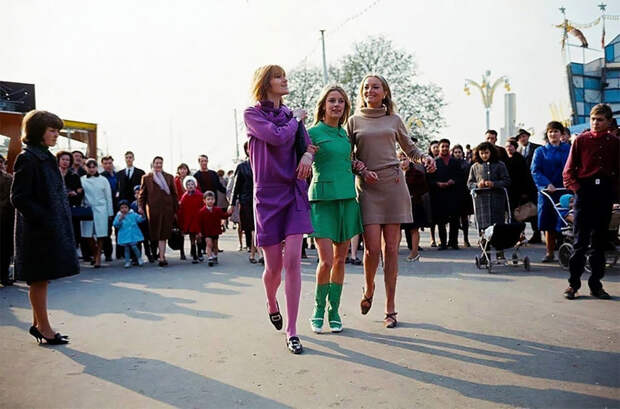 Блог - Какой была эпоха мини-юбок в Париже в середине 1960-х Какой была эпоха мини-юбок в Париже в середине 1960-х