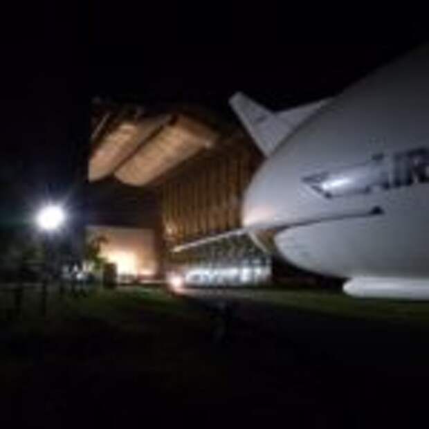 Самое крупное воздушное судно в мире впервые выведено из ангара