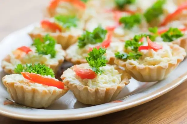Новогодние тарталетки с мясом криля Новогодние тарталетки с мясом криля