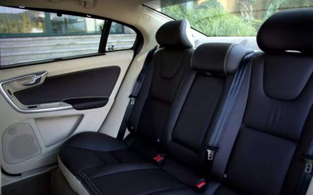 Двери Volvo могут открыться на ходу из-за жары