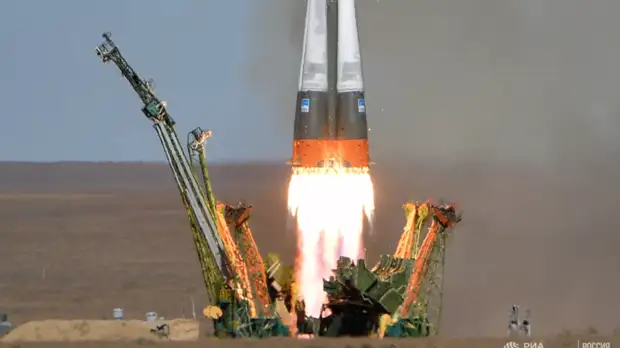 Российский «Союз» с японскими космическими туристами стартовал с Байконура