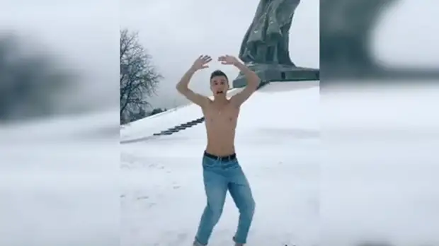 Юрист прокомментировал инцидент на Мамаевом кургане