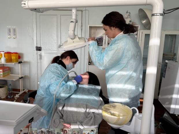 Врачи-стоматологи из Адыгеи приняли в Нижних Серогозах более 250 человек