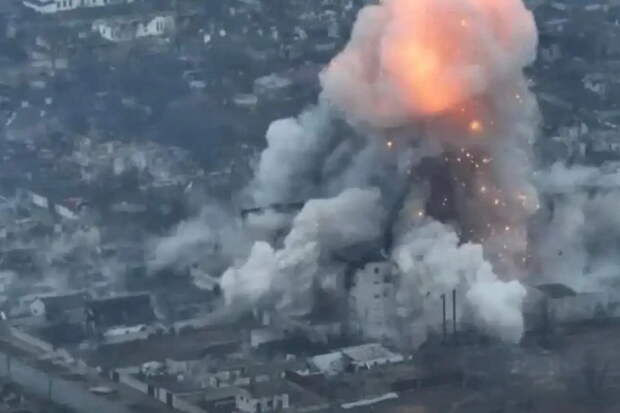 На днях один из немцев произвел нехитрые расчеты и выяснил, что путь российских ракет до Германии может занять всего лишь пять минут. Впрочем, ничего нового: жители ФРГ об этом давно знают.-4