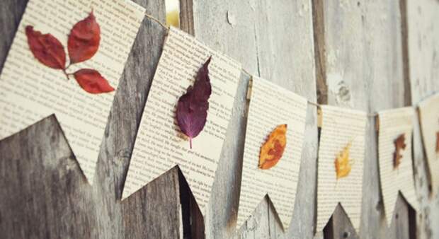 Декор осенними листьями - флажки с осенними листьями