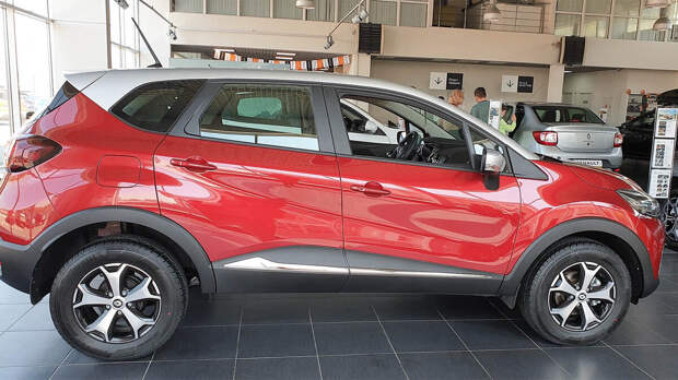 Заехал в автосалон Renault. Рассказываю, по каким ценам и на каких условиях дилеры в действительности продают автомобили
