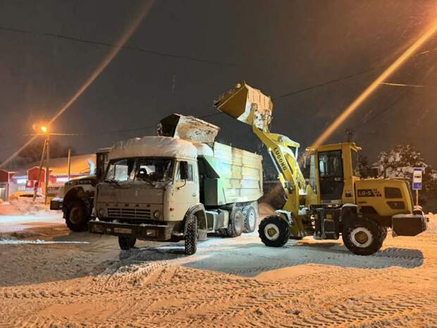 Ясногорский район Тульской области круглосуточно борются со снегопадом