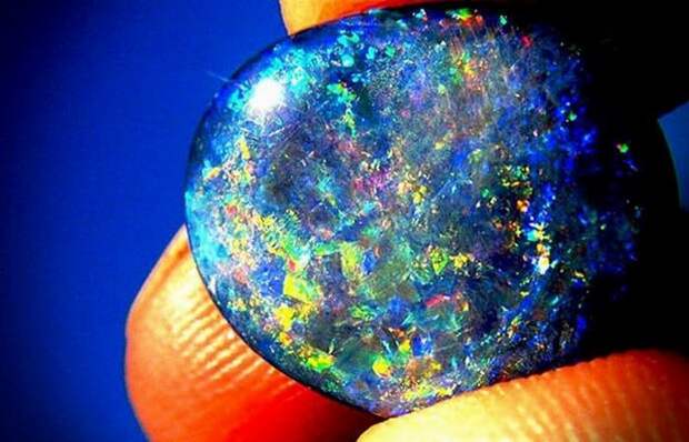 12 самых редких драгоценных камней в мире