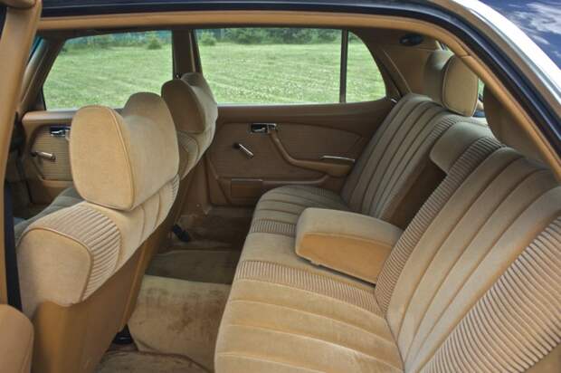 Служебный Mercedes-Benz W116 из СССР Служебный Mercedes-Benz W116 из СССР W116, mercedes, mercedes-benz, олдтаймер, ретро авто