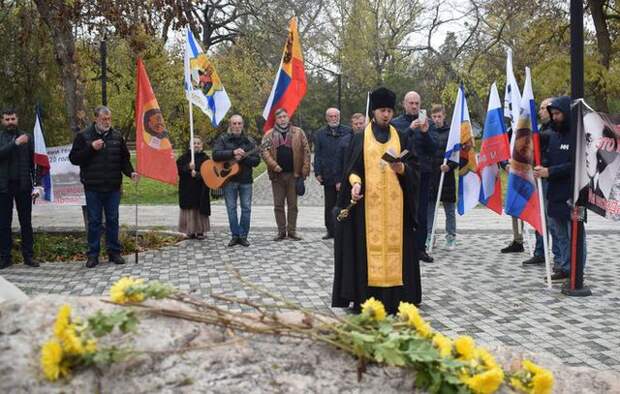 На митинге в Симферополе потребовали убрать названия улиц в честь «палачей русского народа»