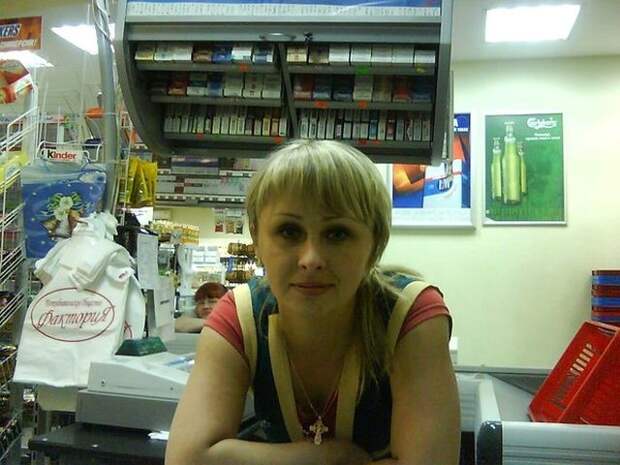Симпатичные продавщицы