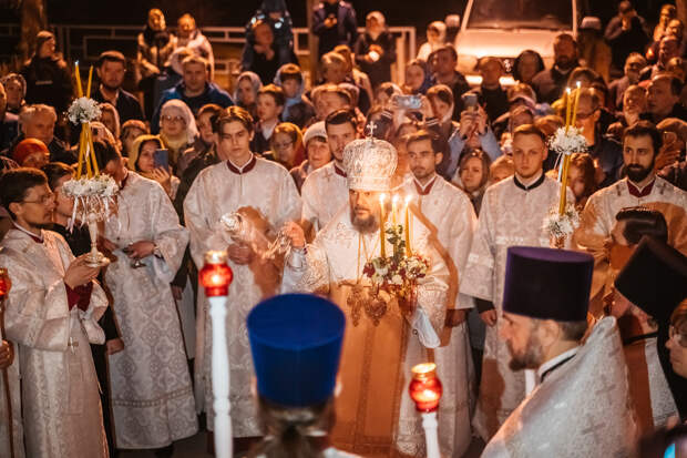 В храмах Тверской области прошли праздничные пасхальные богослужения