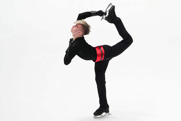 Фигурист Самсонов рассказал, что перенес три операции на коленях