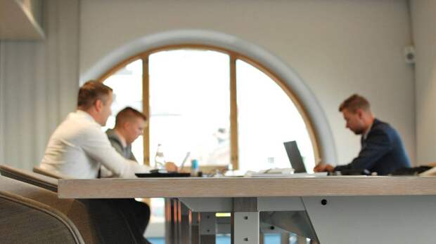 Россияне рассказали, чего больше всего боятся на работе