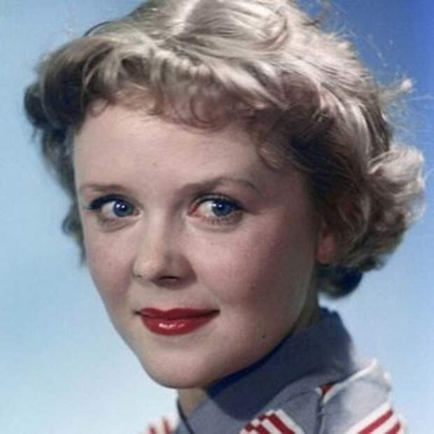 Актриса Роза Макагонова