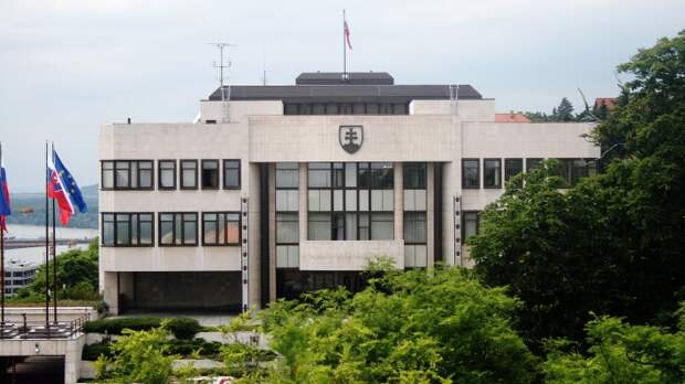 Юшков: реверсные махинации Украины выгодны РФ Теперь реверсный газ даже формально не будет приходить в Словакию