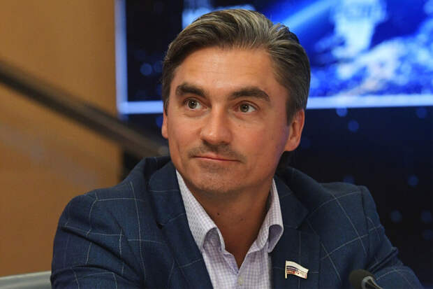 "Ведомости": исключенный из ЛДПР Свинцов не смог попасть в "Справедливую Россию"