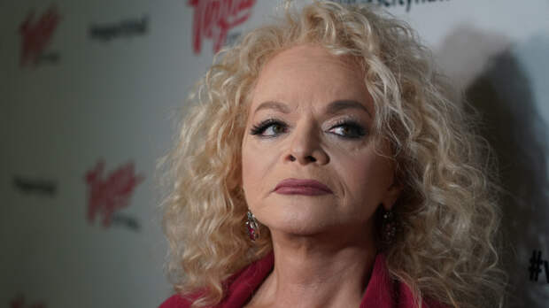 Лариса Долина отказалась отдавать ключи от квартиры Полине Лурье